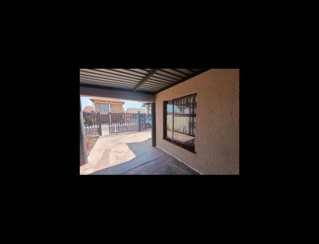 2 BEDROOM HOUSE SOLD IN KARENPARK